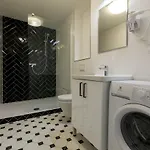 Ξενοδοχείο με διαμερίσματα Avantgarde 4*