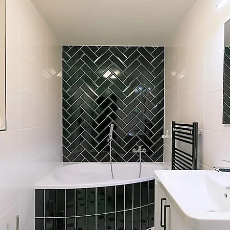 Avantgarde Aparthotel 4*