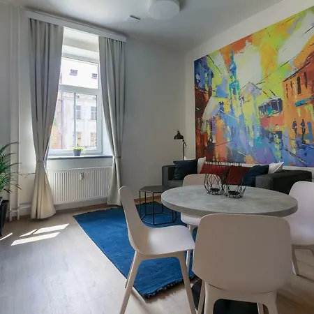 アパートホテル Avantgarde 4*