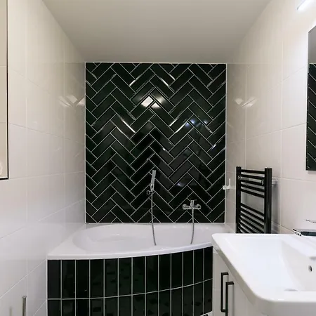 Aparthotel Avantgarde 4*
